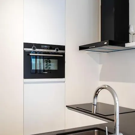 Beautiful 1br In Apartment *